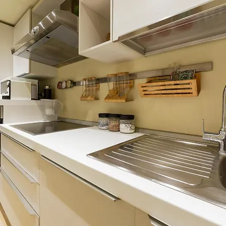 Apartmán Sempione District Apt *